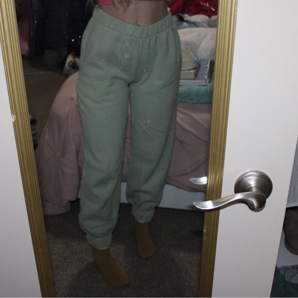 Green brandy Melville sweats